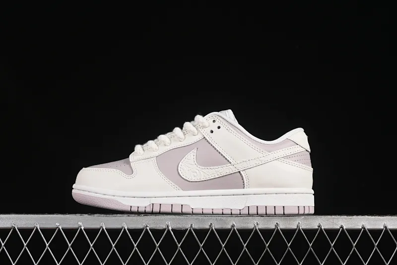 All categories Nk SB Dunk series Nk SB Dunk Low low-top sneakers Nike SB Dunk Low white lavender embossed low-top casual sneakers IH0639-011